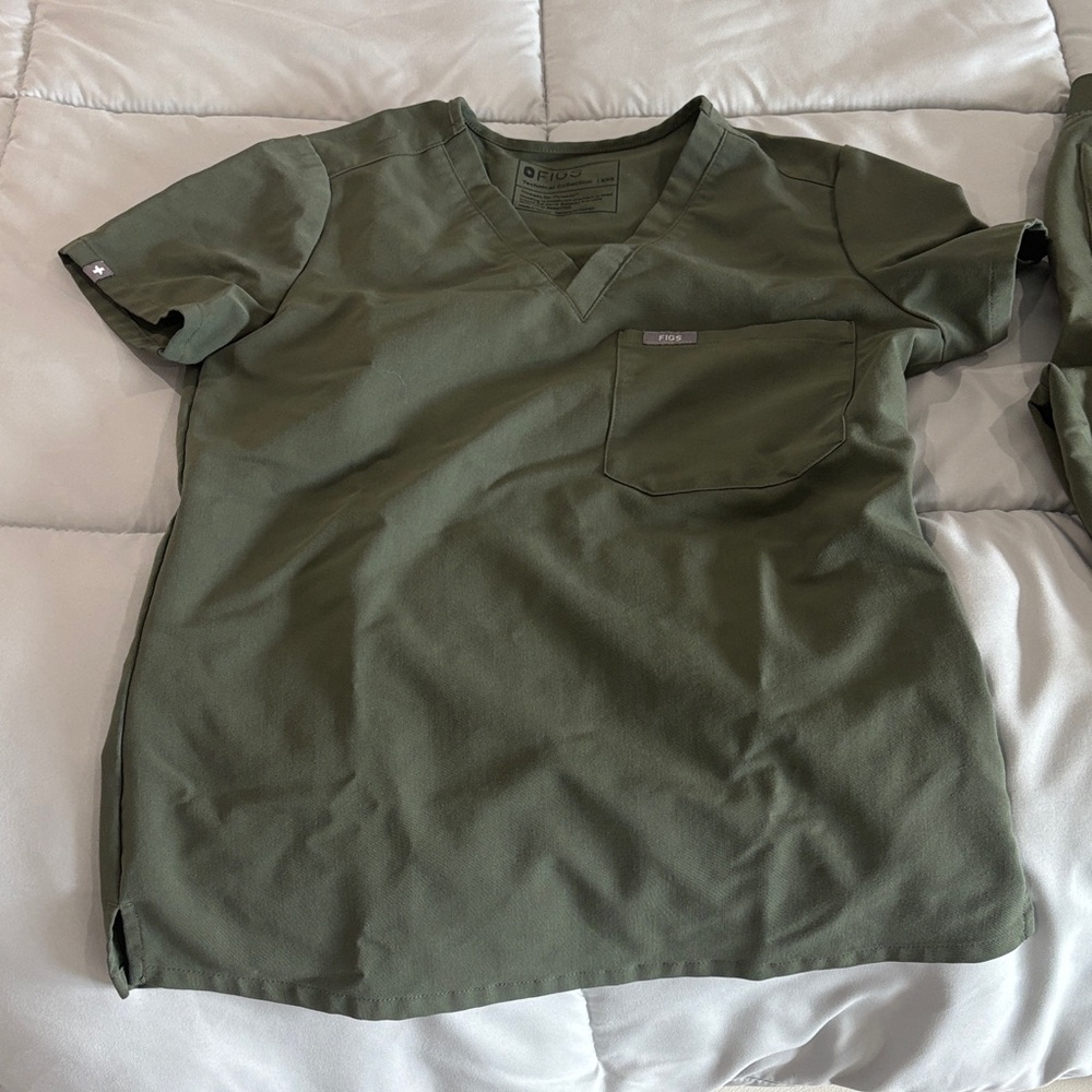 Figs Forest Green V-Neck Scrub Top and Pants
